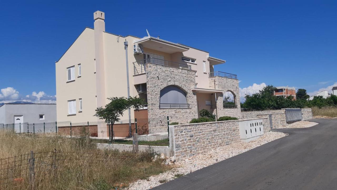 Apartmani Lucija Povljana Exterior foto
