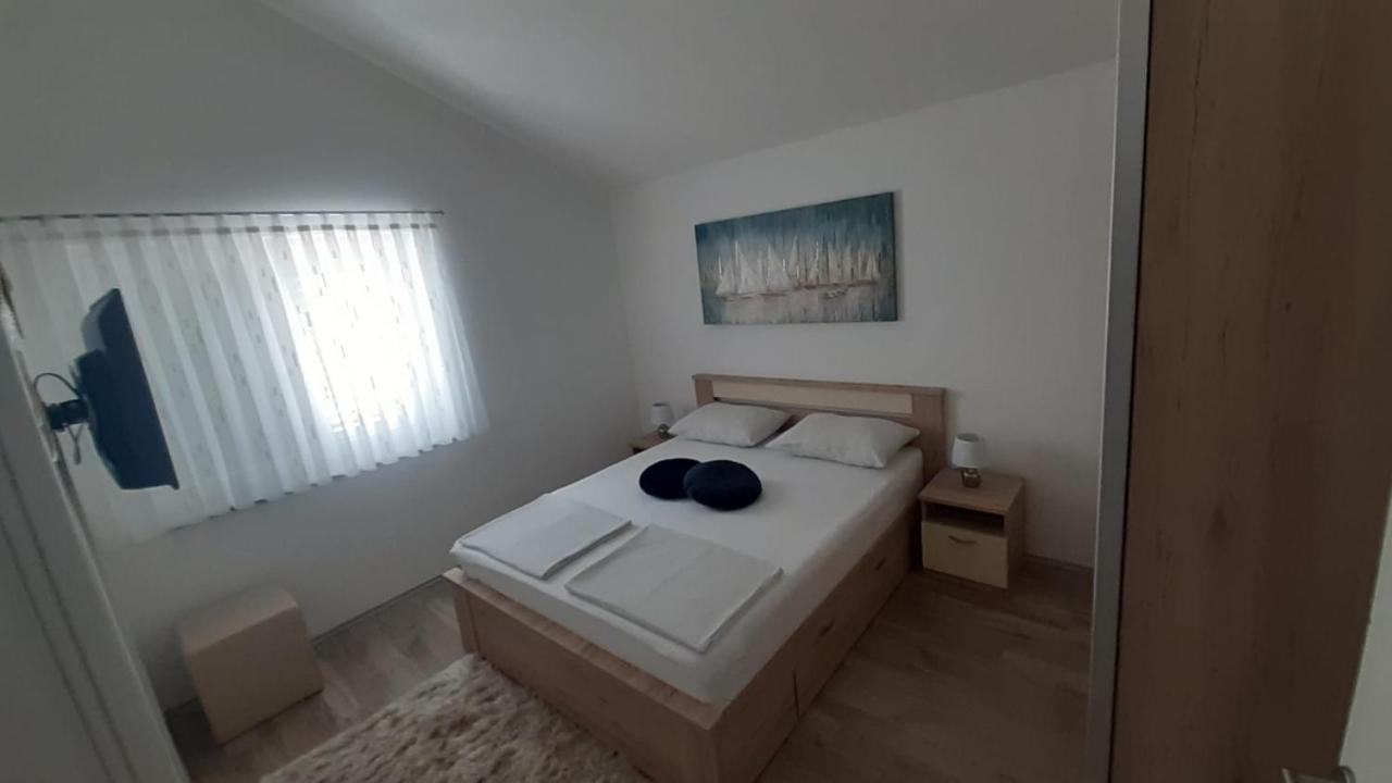 Apartmani Lucija Povljana Exterior foto