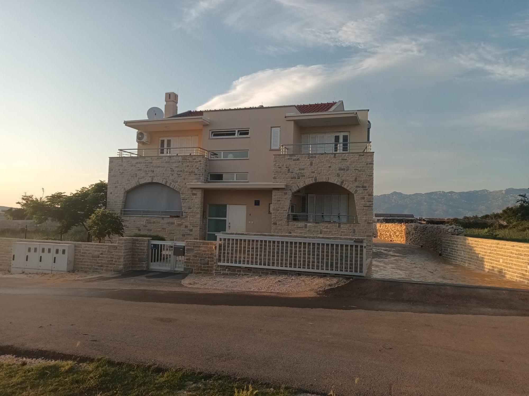 Apartmani Lucija Povljana Exterior foto